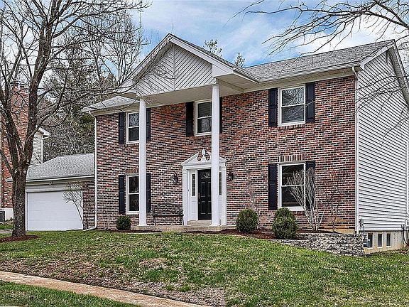 2nd image of 2020 Lake Clay Dr
