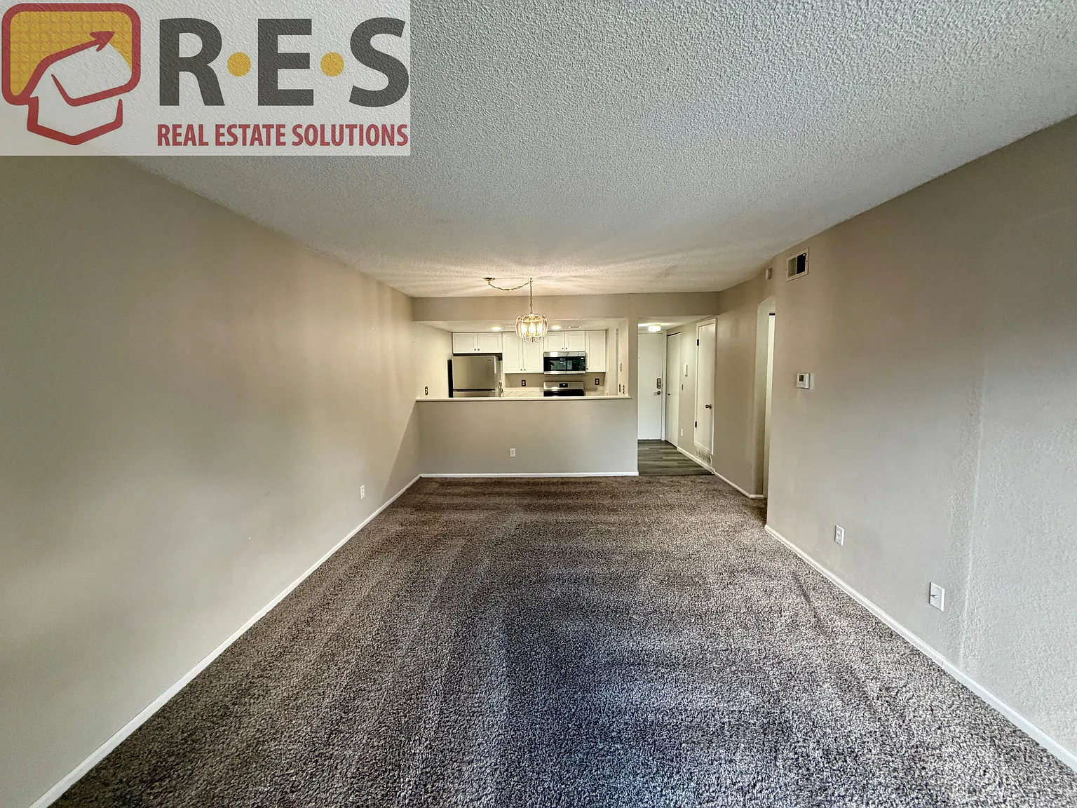 2 bed, 984 sqft, $1,678 — Photo 4