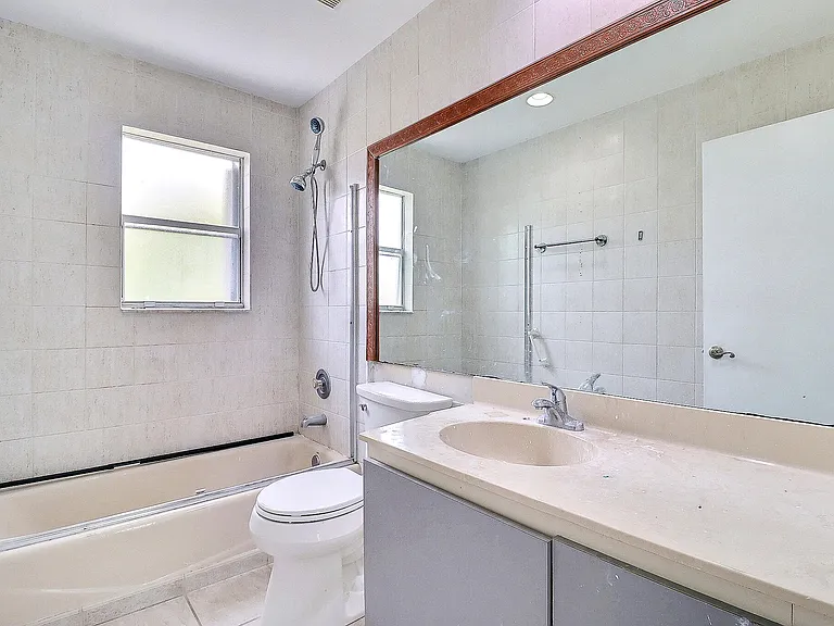 9401 Aegean Dr — Photo 21