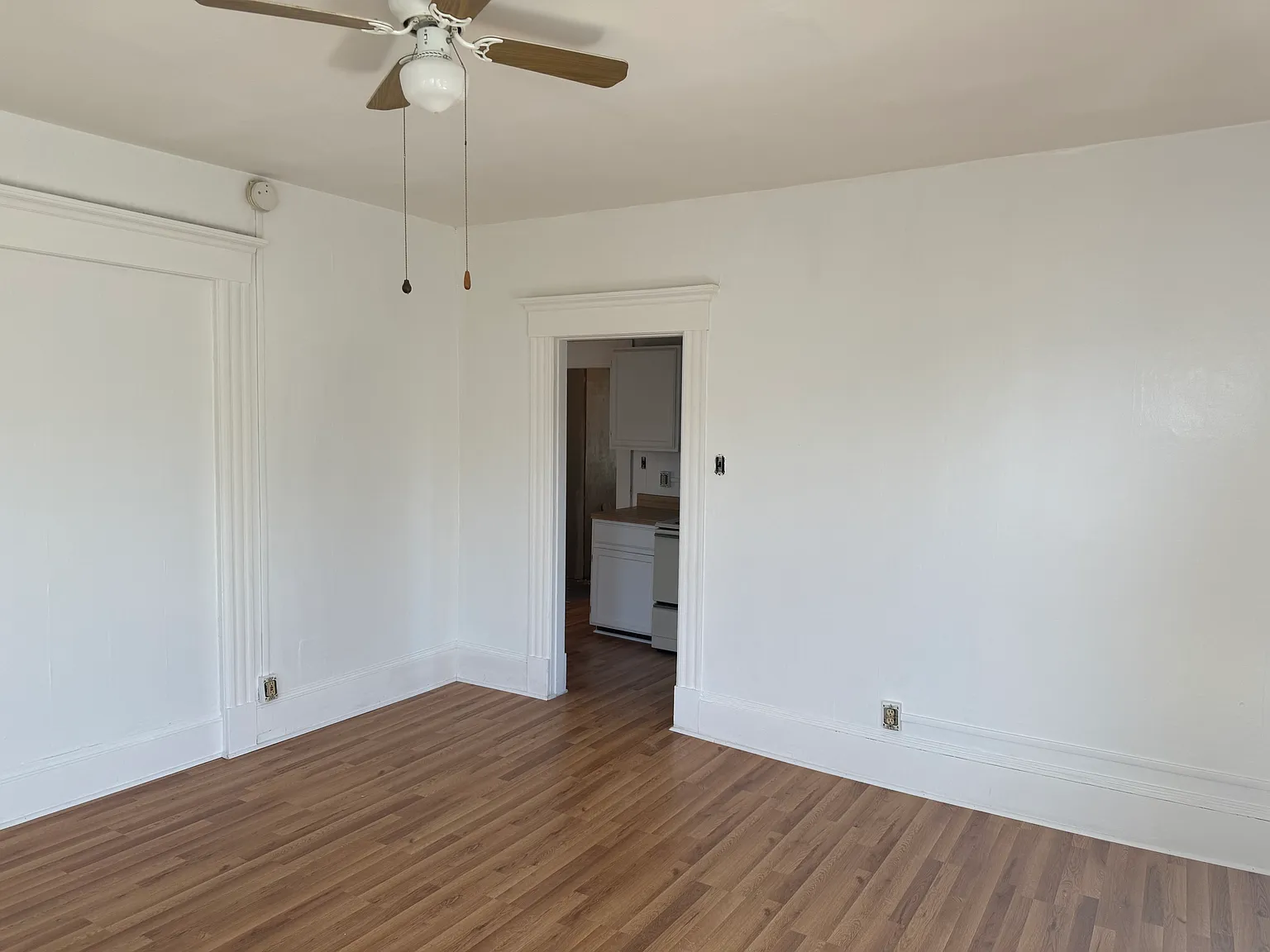 1 bed, 1000 sqft, $1,250 — Photo 3