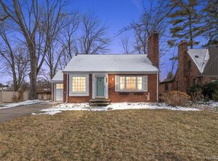 17601 Cambridge Blvd, Lathrup Village, MI