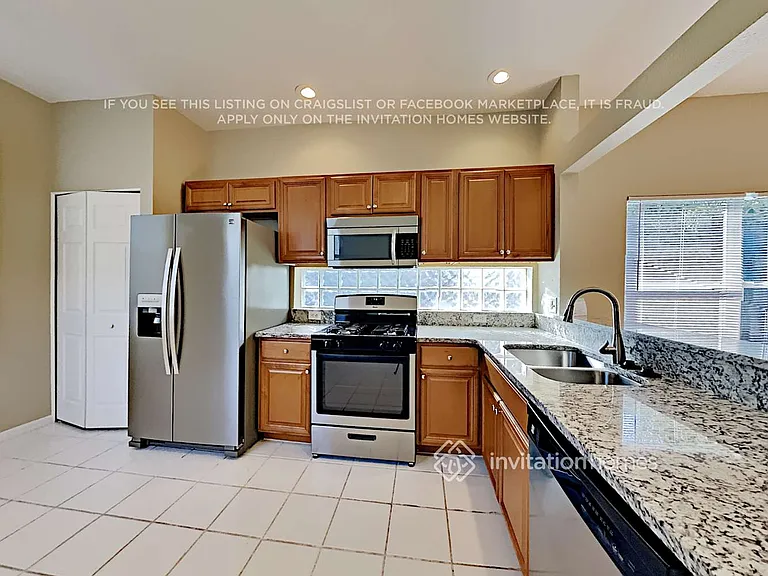 12331 Hollybush Ter — Photo 6