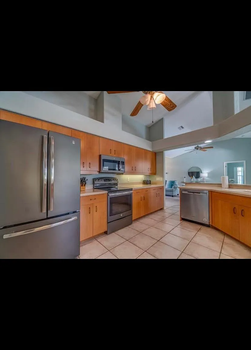 3 bed, 1935 sqft, $2,599 — Photo 2