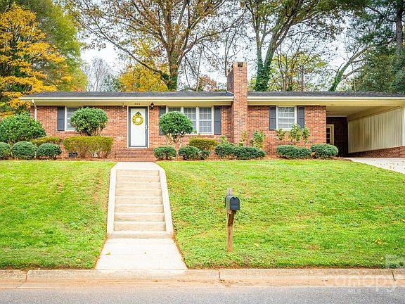 2nd image of 306 Holland Cir