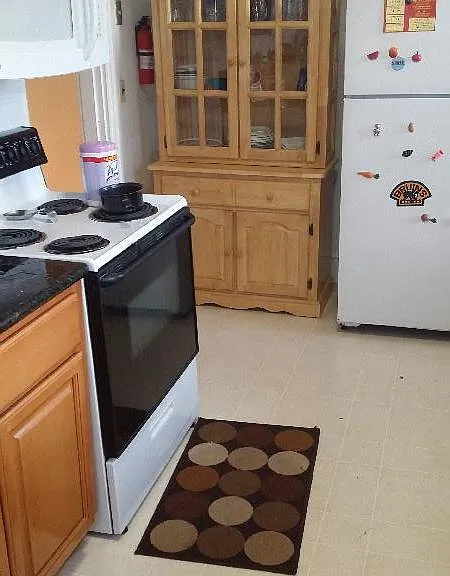 23 Townsend St #2 — Photo 2