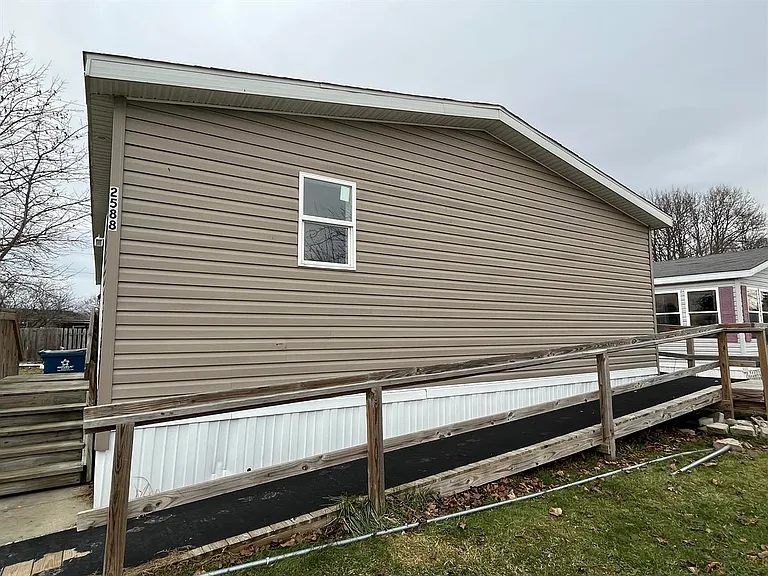 2588 E Crossway Ln — Photo 11