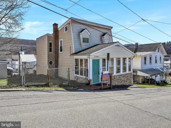 214 2nd St, Port Carbon, PA 17965