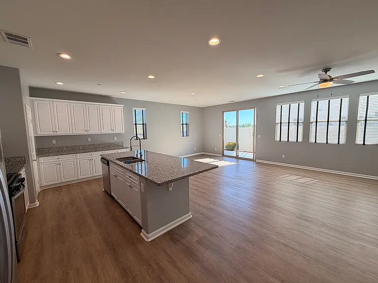 35350 Marabella Ct — Photo 29