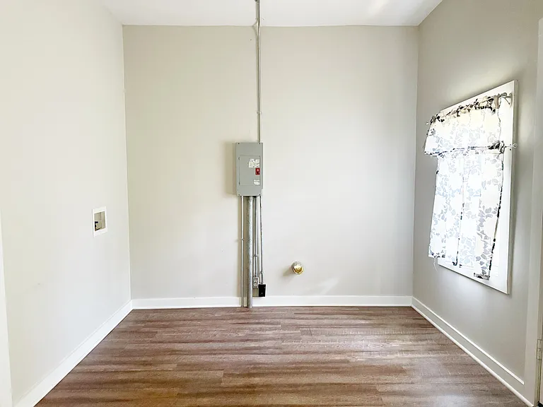 28 E Powell Ave #A — Photo 16