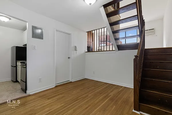 Rented by MNS | media 11