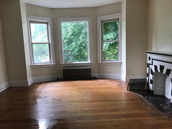 4th image of 547 Linwood Ave APT 10