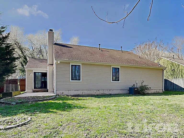 511 Lisa Carol Dr — Photo 15