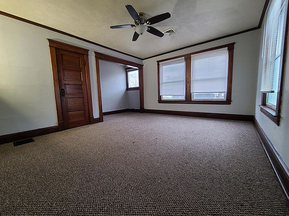 3rd image of 504 Lincolnway W #4-1