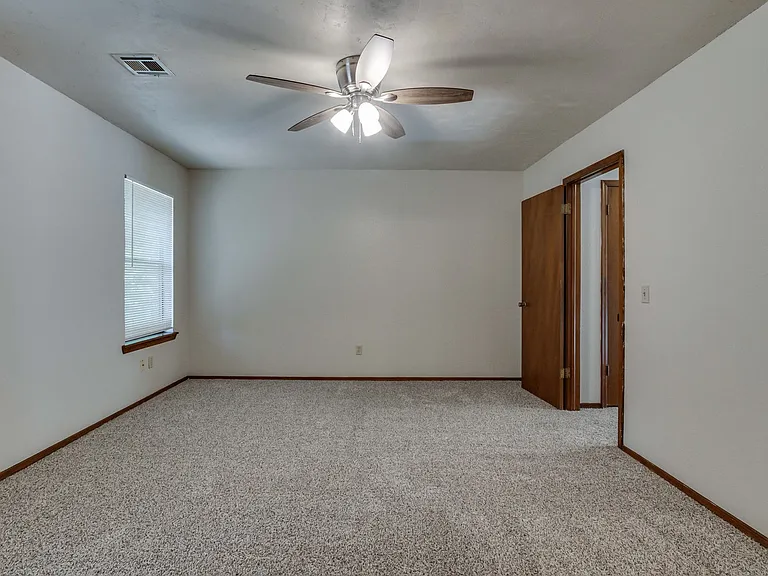 1705 N Gleason Ave — Photo 39