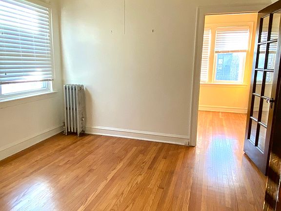 5th image of 8822 S Blackstone Ave #2