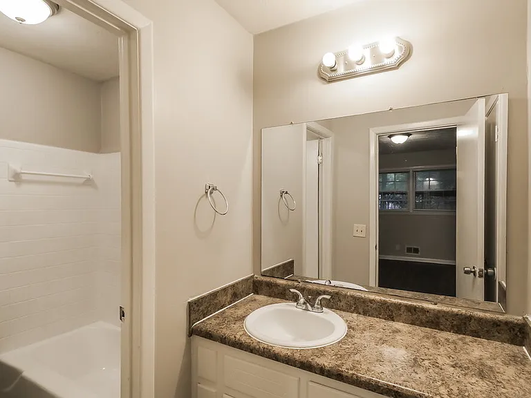 1210 Maple St SE — Photo 11