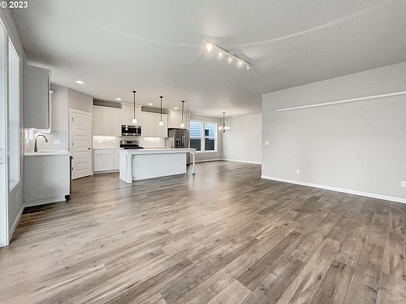 3rd image of 10505 NE 104th St