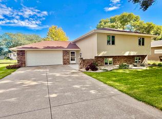 100 Golden Dr, Sergeant Bluff, IA 51054