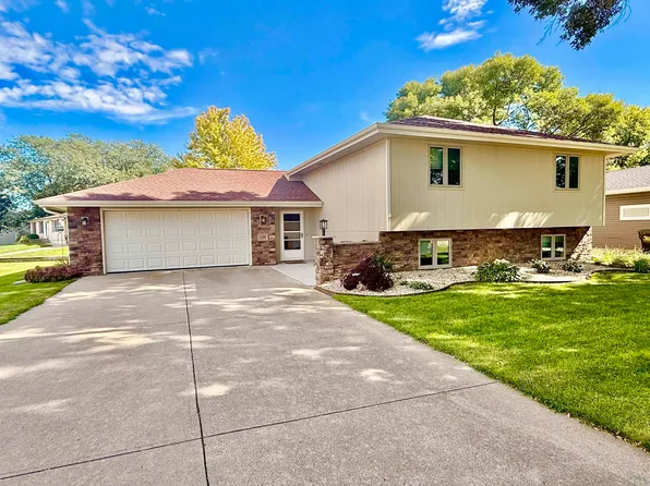 100 Golden Dr, Sergeant Bluff, IA 51054