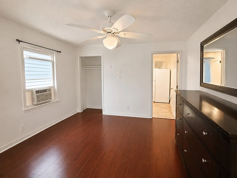 Back bedroom