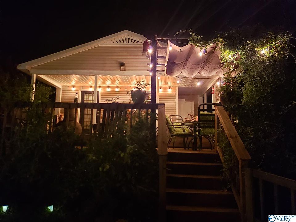 2nd image of 136 Larkin St