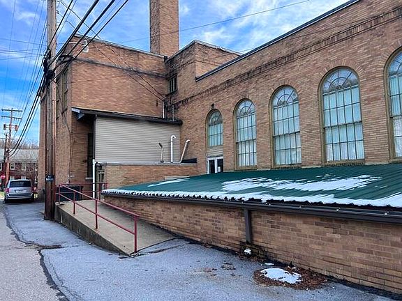 3rd image of 240 E 4th St