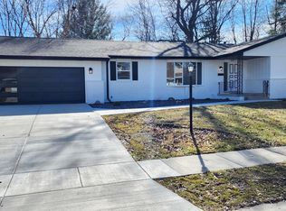 2416 Manchester Dr, Springfield, IL 62704