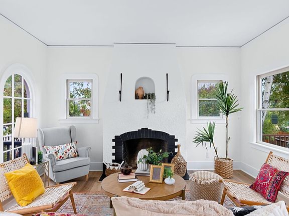 5th image of 918 Sacramento Street