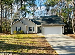 104 Walnut Dr, Swansboro, NC 28584