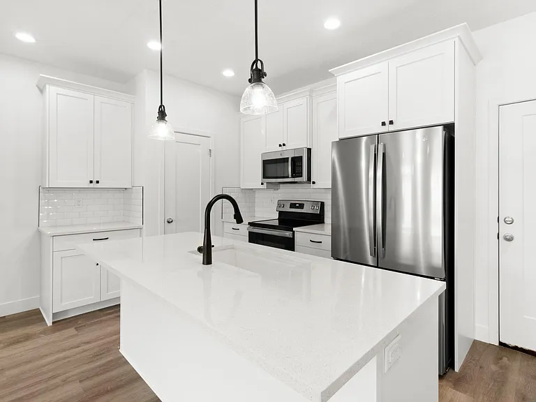 2040 W 775 N — Photo 6