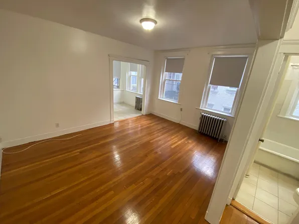 130 Washington St #1, Brighton, MA 02135