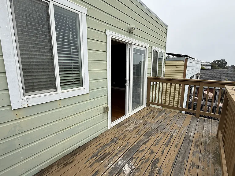 Mangels Ave — Photo 23