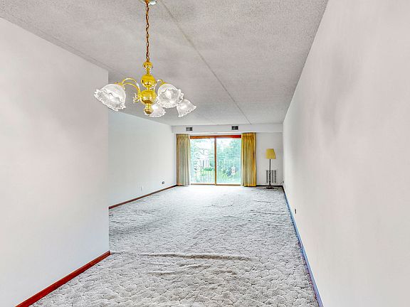 5th image of 6460 W Belle Plaine Ave APT 207