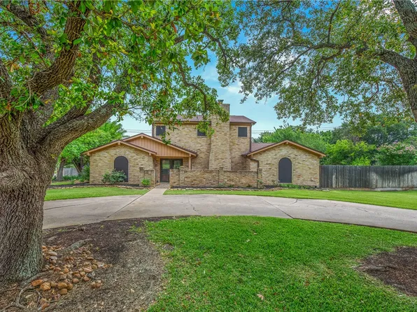 3001 Rustling Oaks Dr, Bryan, TX 77802