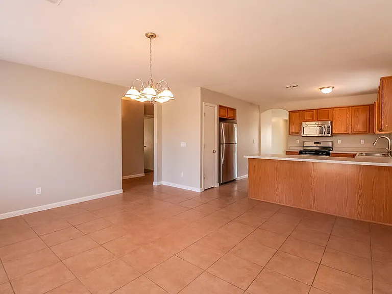 11026 E Delta Ave — Photo 5