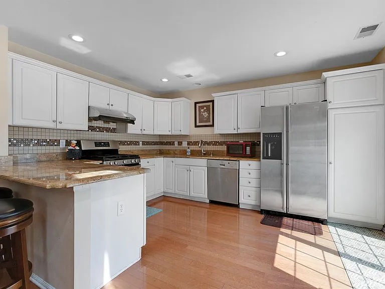 303 Pheasant Run — Photo 24
