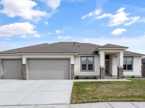 832 Waylon Dr, West Richland, WA 99353