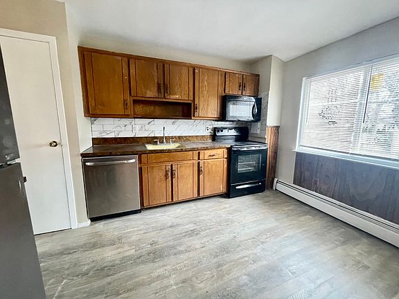 2nd image of 19 Leigh St #A