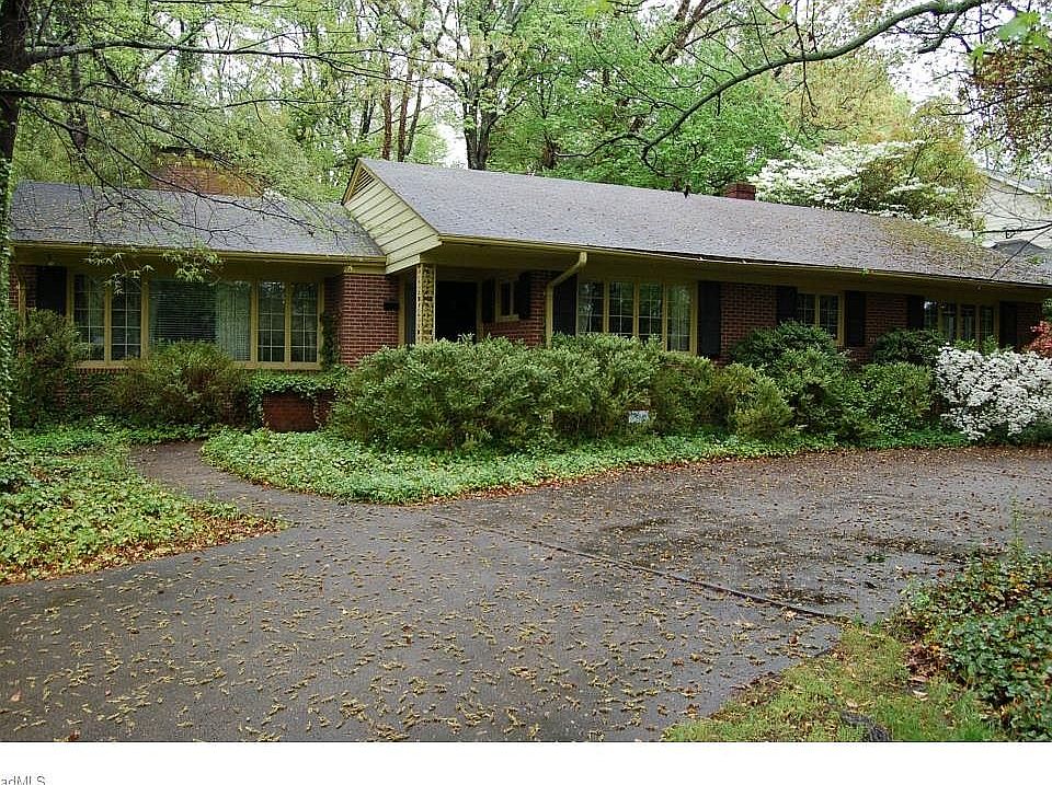 1st image of 608 W Cornwallis Dr