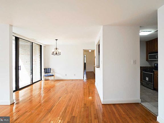 4th image of 525 N Armistead St APT 202