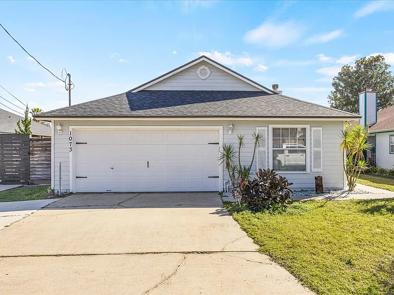 1073 Stocks St — Photo 1