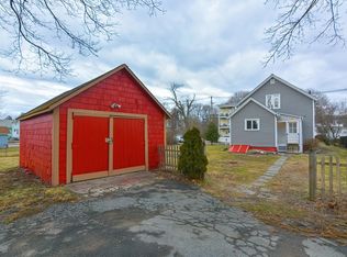77 Forest St, Attleboro, MA 02703