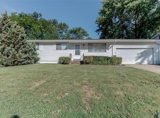 19 Saint Michael Dr, Saint Peters, MO 63376