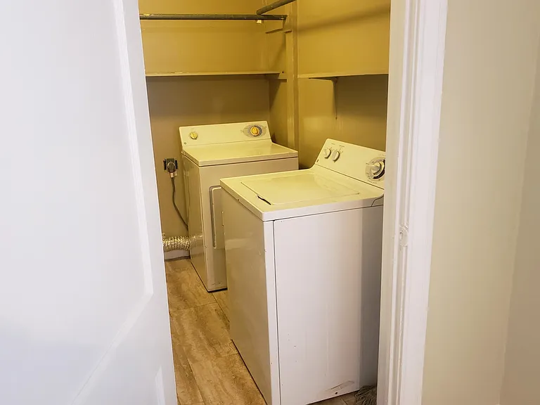 711 W Ridgewood Ct — Photo 12