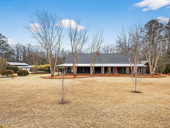 2nd image of 151 Country Creek Rd