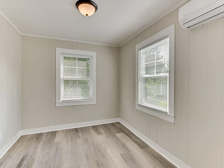 327 Meridian Ave — Photo 8