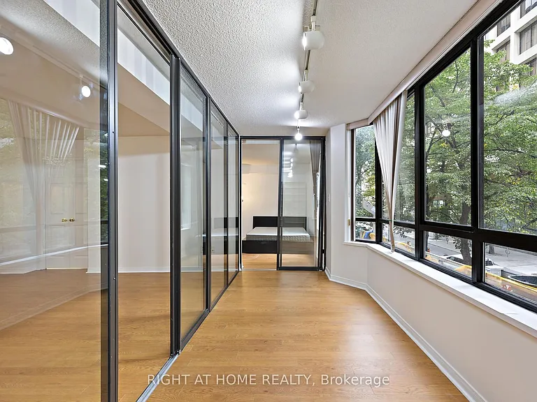 280 Simcoe St #206A — Photo 13