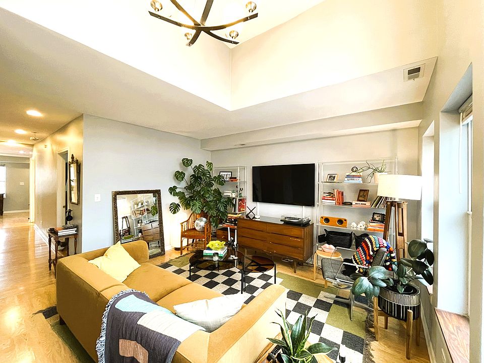 1st image of 1451 W Huron St APT 3
