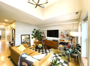 1451 W Huron St APT 3, Chicago, IL 60642