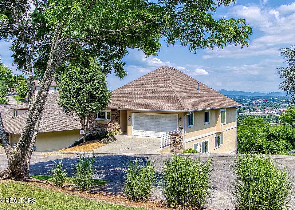 1st image of 452 Maggie Mack Ln